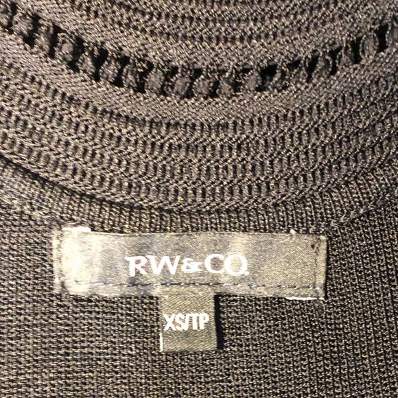 Feminine black dress - Picture 6 of 8